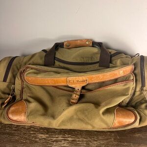 L.L. Bean vintage Men's Tan canvas leather  Duffel Bag medium size